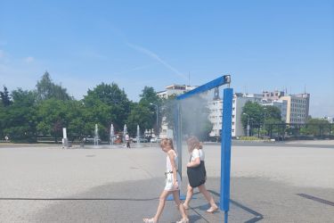 Dodatkowa kurtyna wodna na upały w mieście